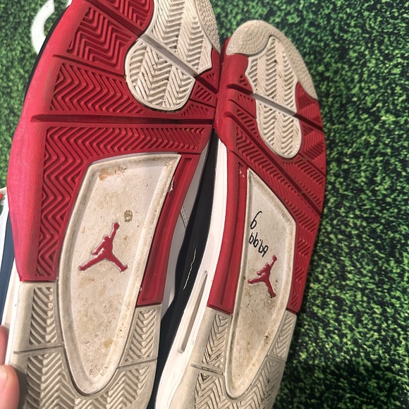 Size 13 - Jordan 4 Retro Fire Red 2012 - Picture 6 of 8